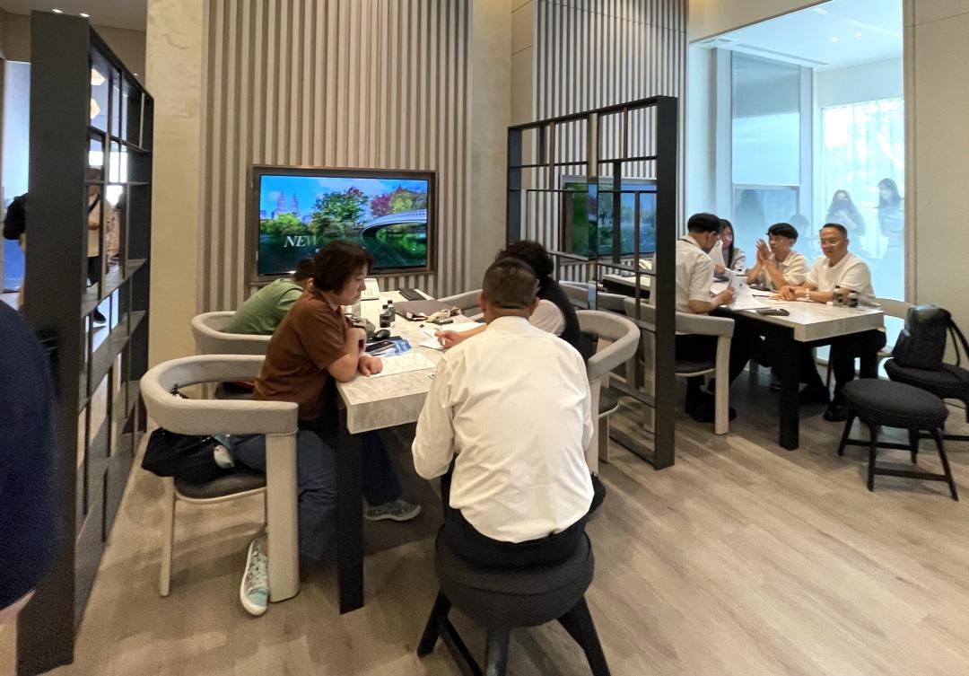 具備地段稀有性、重大建設題材與品牌建商撐腰的核心區域，房價表現仍具韌性。