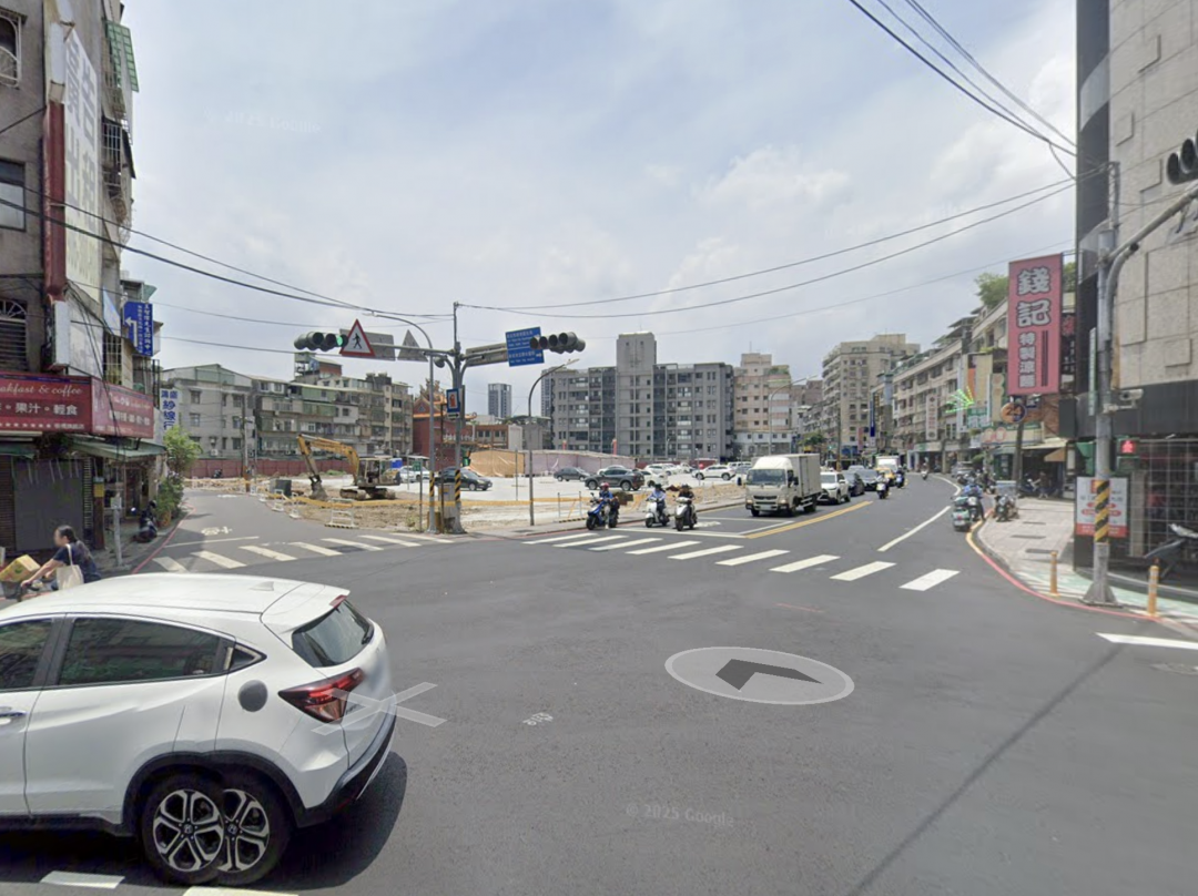 皇翔建設板橋區民權段都更案，日前與聯貸銀行團簽訂聯合授信合約，額度為70億元。（翻攝自GoogleMap街景）