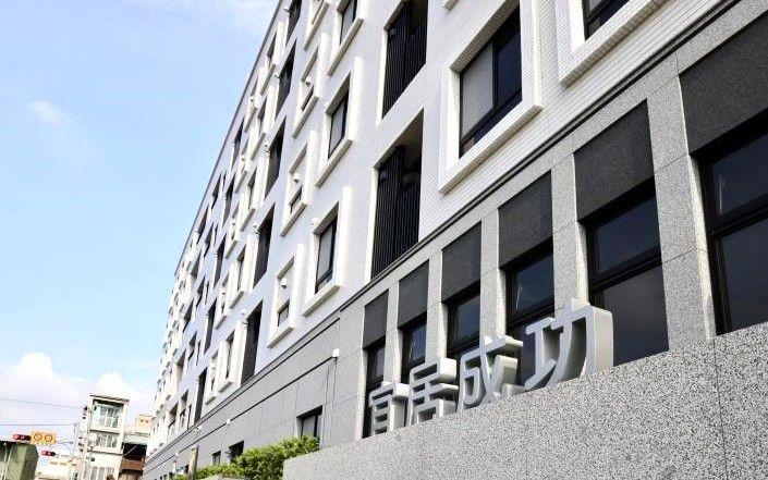 台南「宜居成功」社宅基地鄰近大灣交流道，周邊擁有從國小到高中的完整學區，總招租戶數為103戶。(圖:南市府都發局提供)