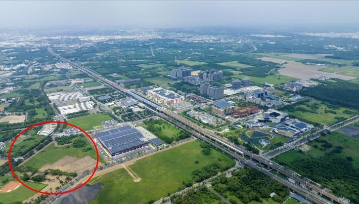 為積極爭取輝達總部，南市府已完成盤點，其中一塊位於高鐵特定區的武東段276-1地號產業專用區，面積約4.35公頃，隔壁為大台南會展中心。(圖:南市府提供)