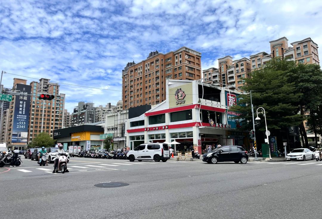 美術館南區生活圈重要道路的美術南三路，吸引城揚、皇苑等大型品牌建商紛紛進場購地卡位。