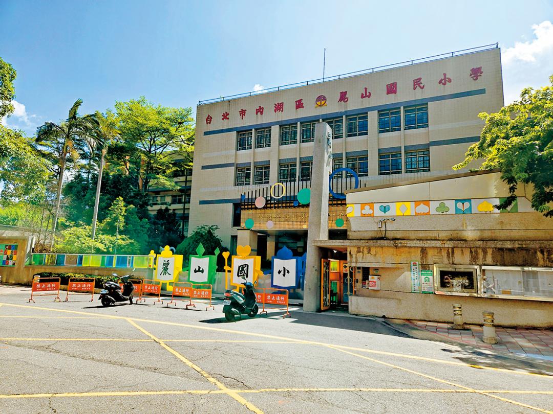 麗山學區為區內知名學校，指名度高。