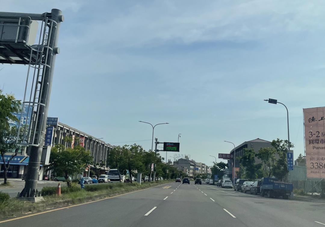 為滿足生活、商業、就學、醫療、交通等各種服務性設施需求，台南高鐵車站特定區及沙崙農場周邊地區將以整體納入都市計畫方式進行規劃。