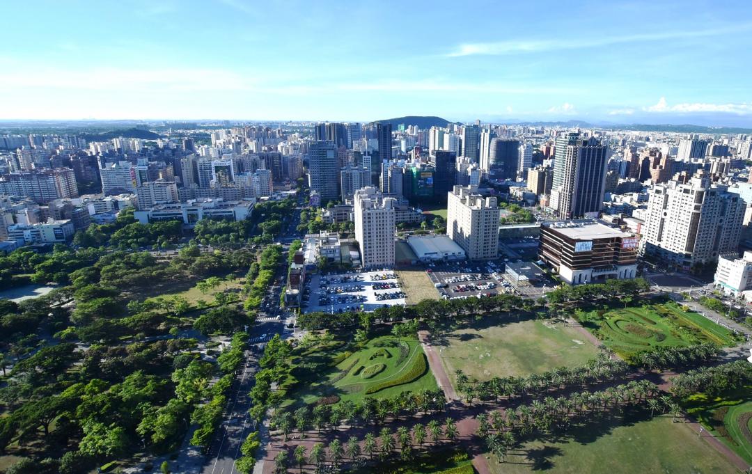 高雄推案熱區包括美術館園區、農16與高大特區等，建物必須通過嚴格都市設計審議，也利於都市整體景觀品質升等。