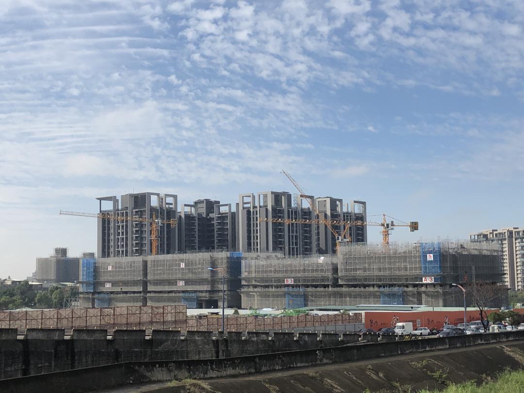 台中市不動產開發公會最新統計顯示，今年全市推案金額預估僅約4,200億至4,300億元，較去年5,796億元銳減逾1,500億元、年減超過25%。(圖/資料照)