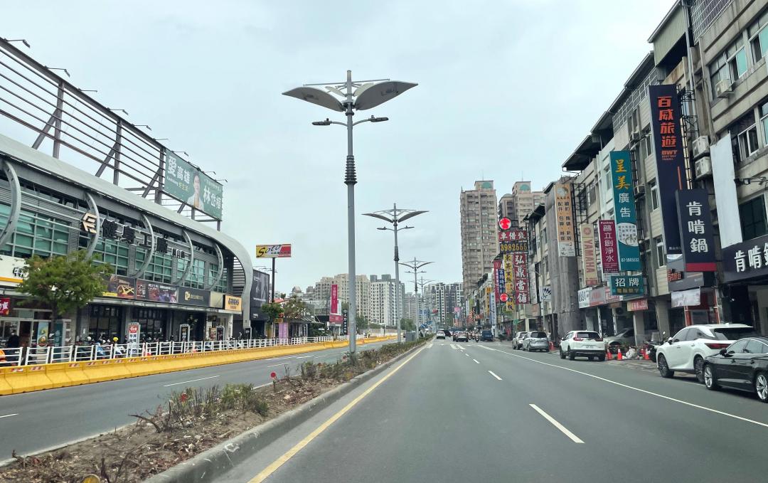 興建中的捷運黃線,有利提高交通便利性。