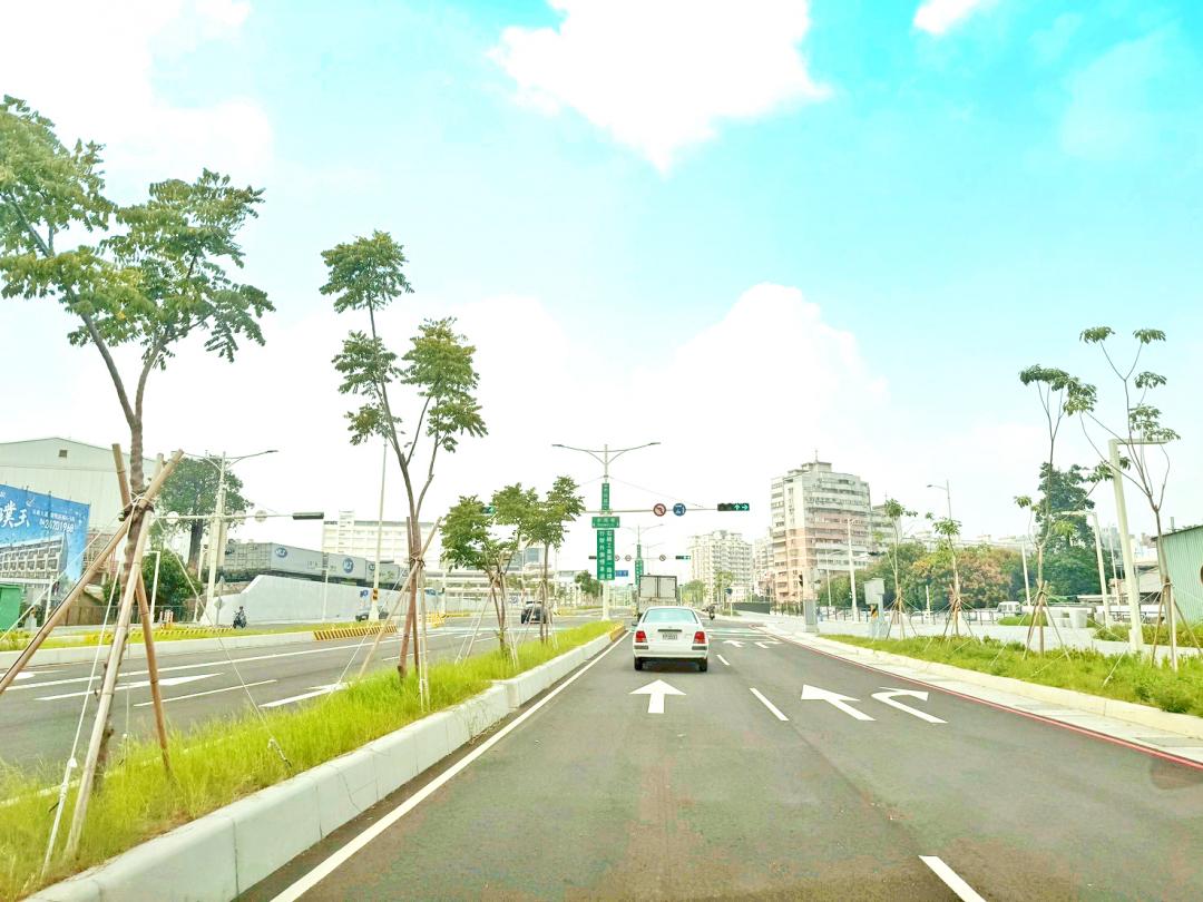 市政路延伸工程持續推進,預計2026年底全線通車。
