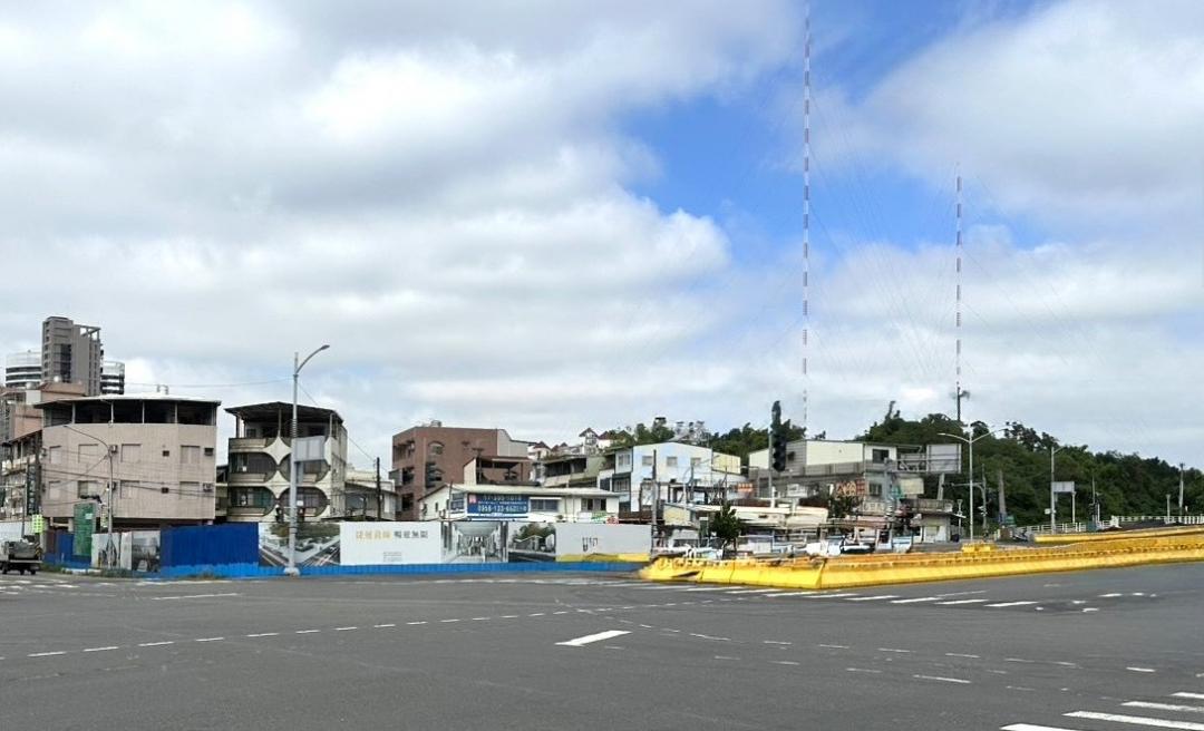 捷運黃線澄清路優先路段已動工，預計在本館路、澄清路口設置Y5站區。(圖:業者提供)