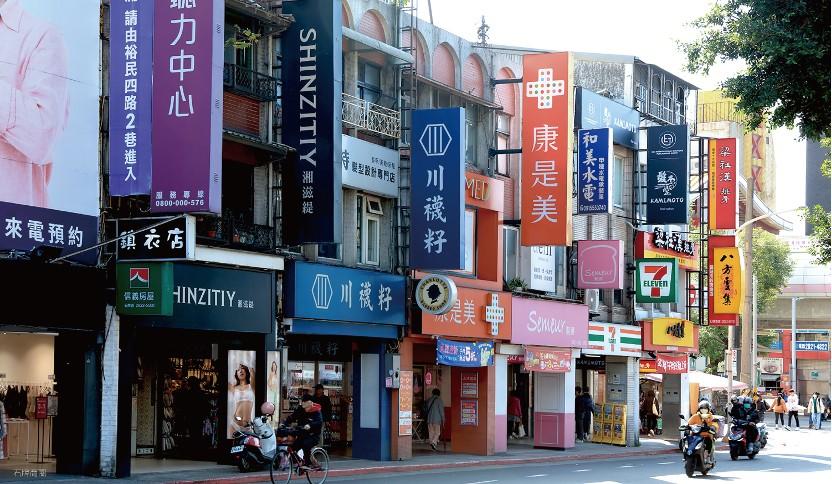 「昇樺知玉」鄰近石牌商圈，同時鄰近天母及多所知名學區。（業者提供）