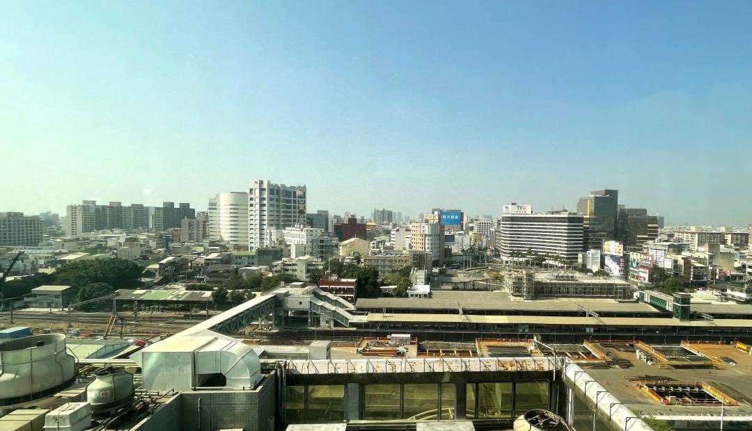 台南鐵路地下化工程持續推動，目前整體進度已近8成，交通部鐵道局也將力拼於明年底達成第一階段通車目標，並啟用台南地下車站。