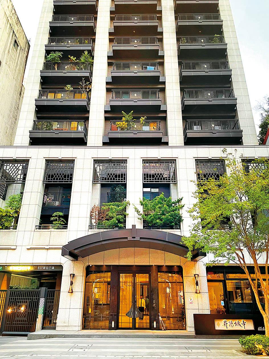 「昇陽城中」位於博愛特區核心，享交通、學區與生活機能優勢。