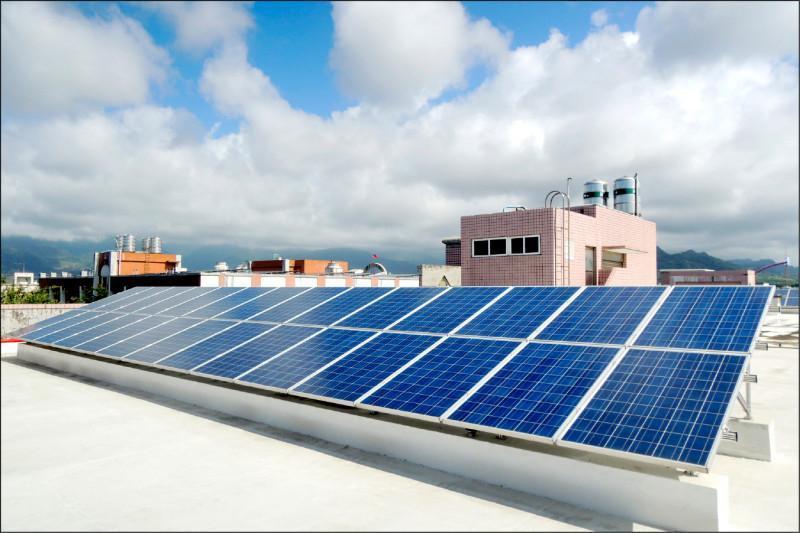 民團批建物屋頂光電法恐縮水 內政部回應：將納建使照審查程序