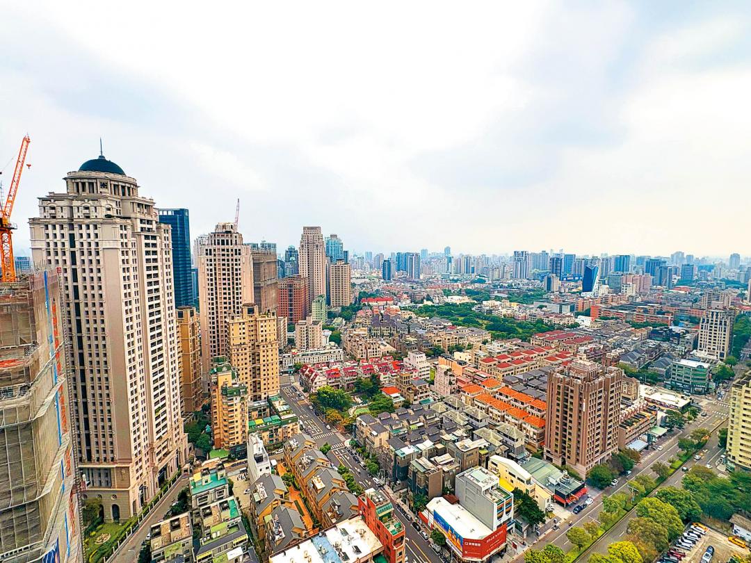 今年冬至更罕見與「天赦日」同時到來，被命理界視為百年一遇的轉運關鍵。