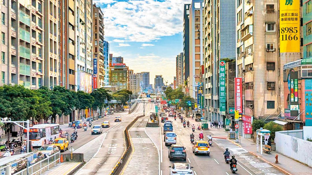 台北橋周邊交通網絡發達。