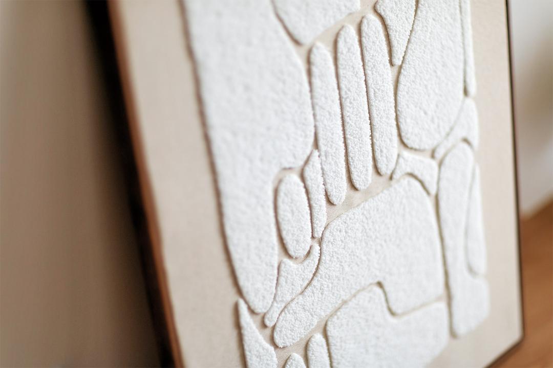 「奧可利絨面立體藝術畫」簇絨工藝堆疊出立體層次。(圖/HOLA提供)