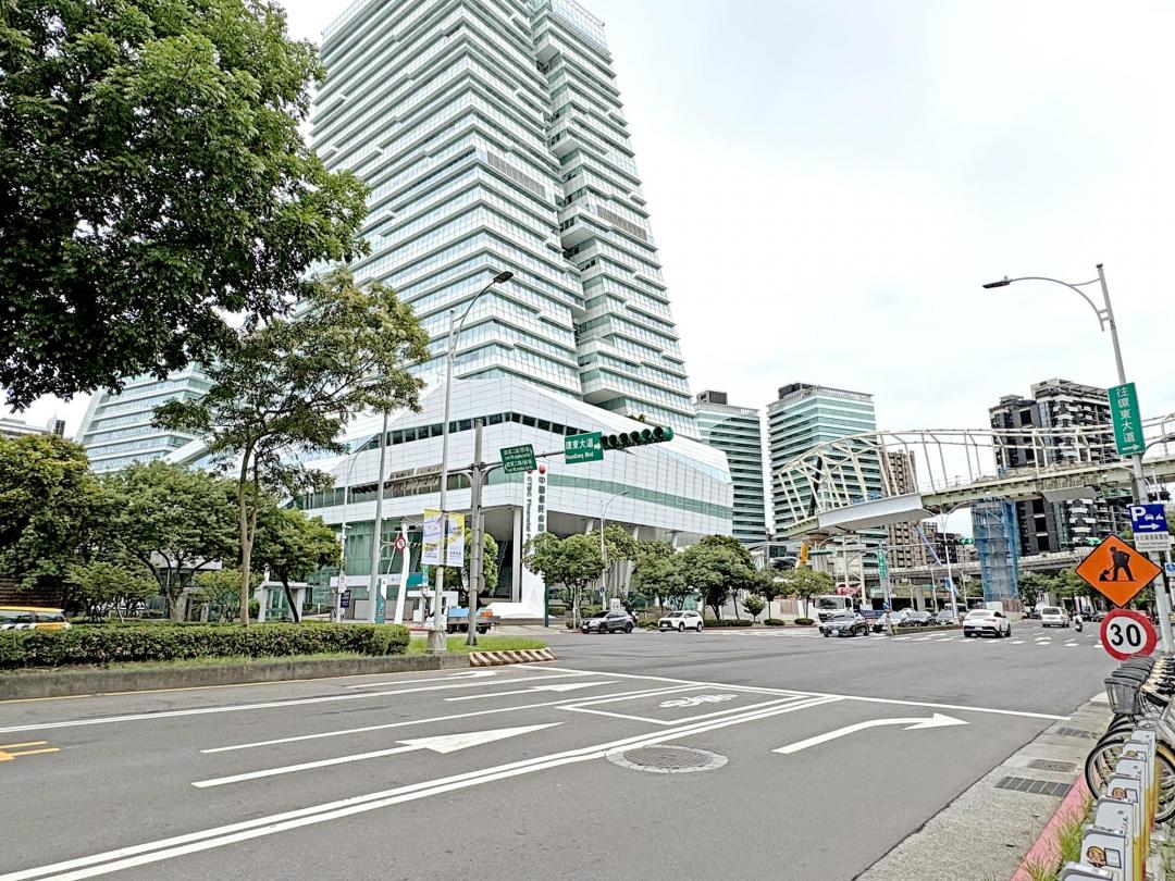 南港商辦聚落成形，就業人口撐盤，房價展現抗跌力道。