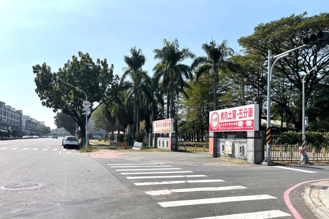 創新路旁的台糖花卉農園中心，具備休閒機能。