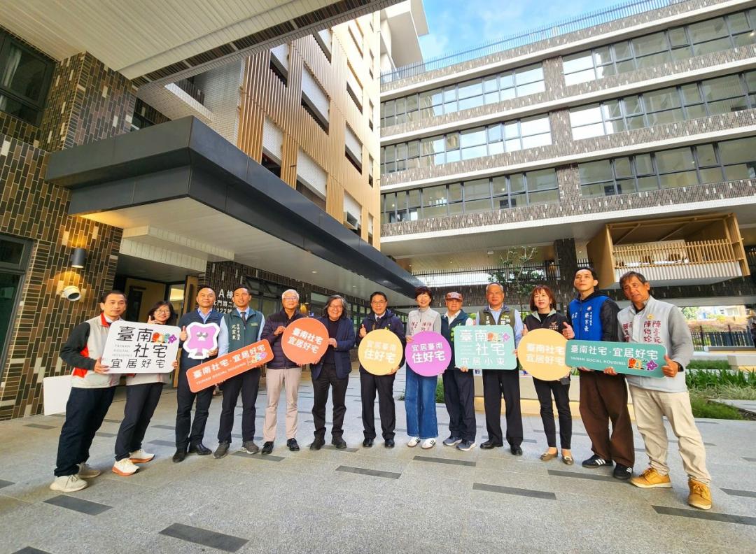 「宜居小東」由仲觀聯合建築師事務所林洲民建築師操刀設計，建築設計融入在地特色，基地周圍商圈繁榮，可謂精華區中的社會住宅，一房至三房房型月租金，分別自6,110元、7,390元及13,820元起。(圖:台南市府提供)