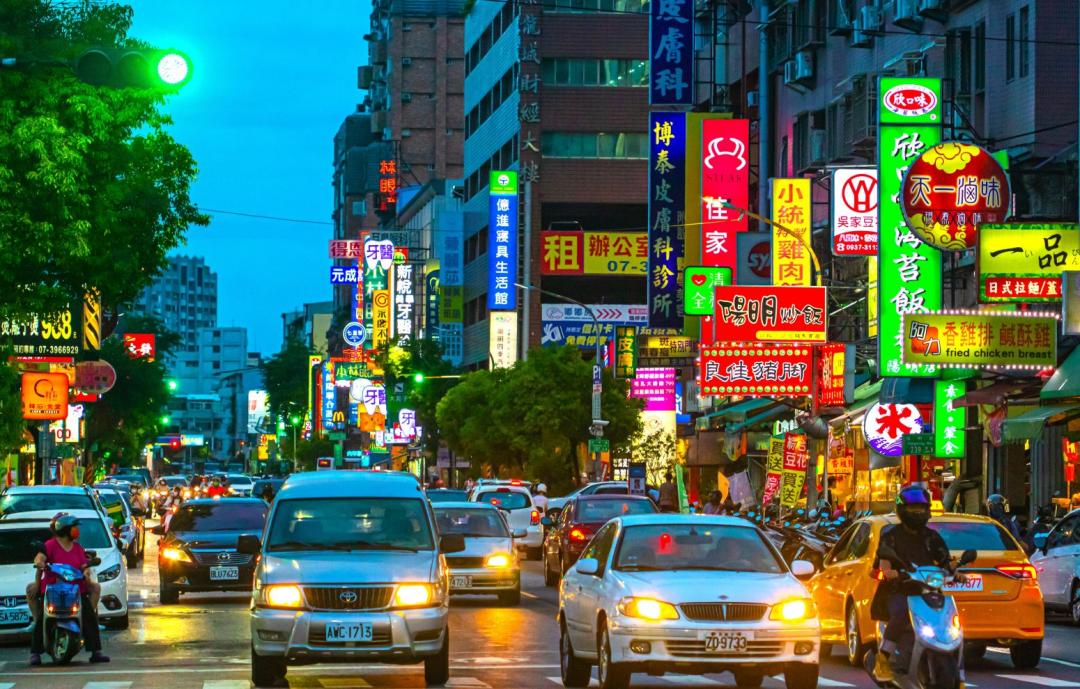 陽明國中生活圈緊鄰熱門發展的文山特區與陽明商圈，各種生活消費需求都能獲得滿足。(圖:業者提供)