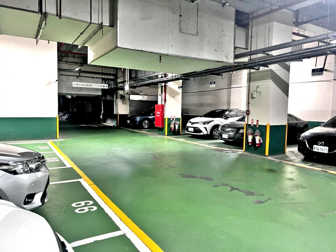 實坪制上路後，業者認為恐讓車位價格變高。