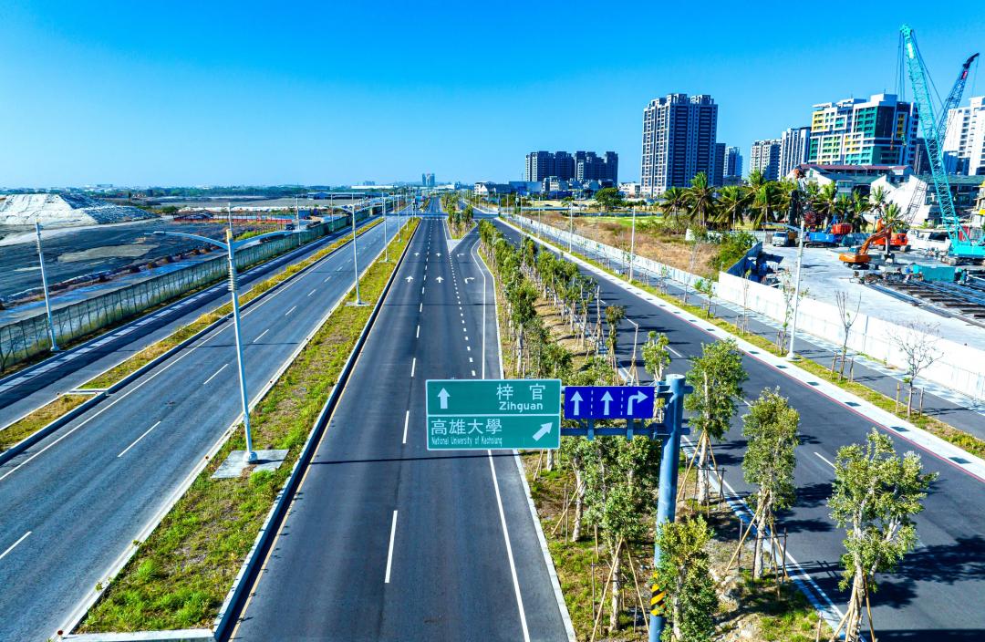 新台17線年底將完工  蚵子寮地標海景大樓華廈吸睛