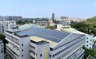 高雄積極推動光電綠屋頂  建案紛響應頂樓設光電板  發電回售台電累積達上百萬