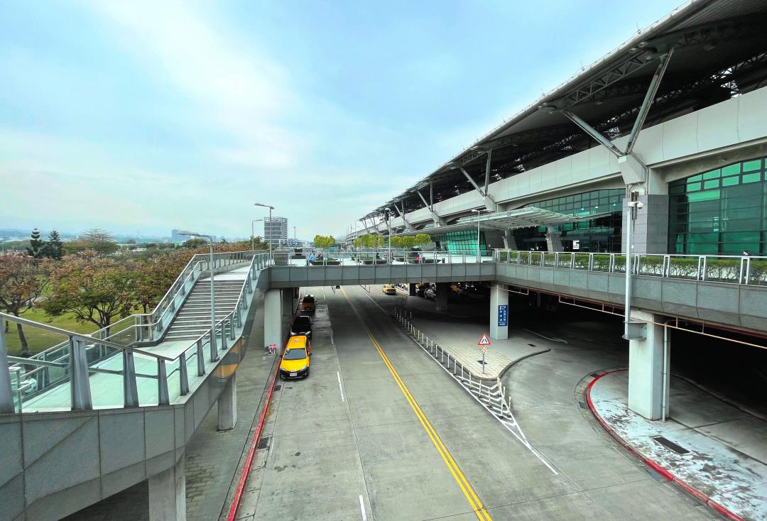 台中房市包括海線清水與梧棲及高鐵烏日站區一帶等短期爆量區，賣壓湧現，建商為加速去化庫存，價格態度明顯軟化。
