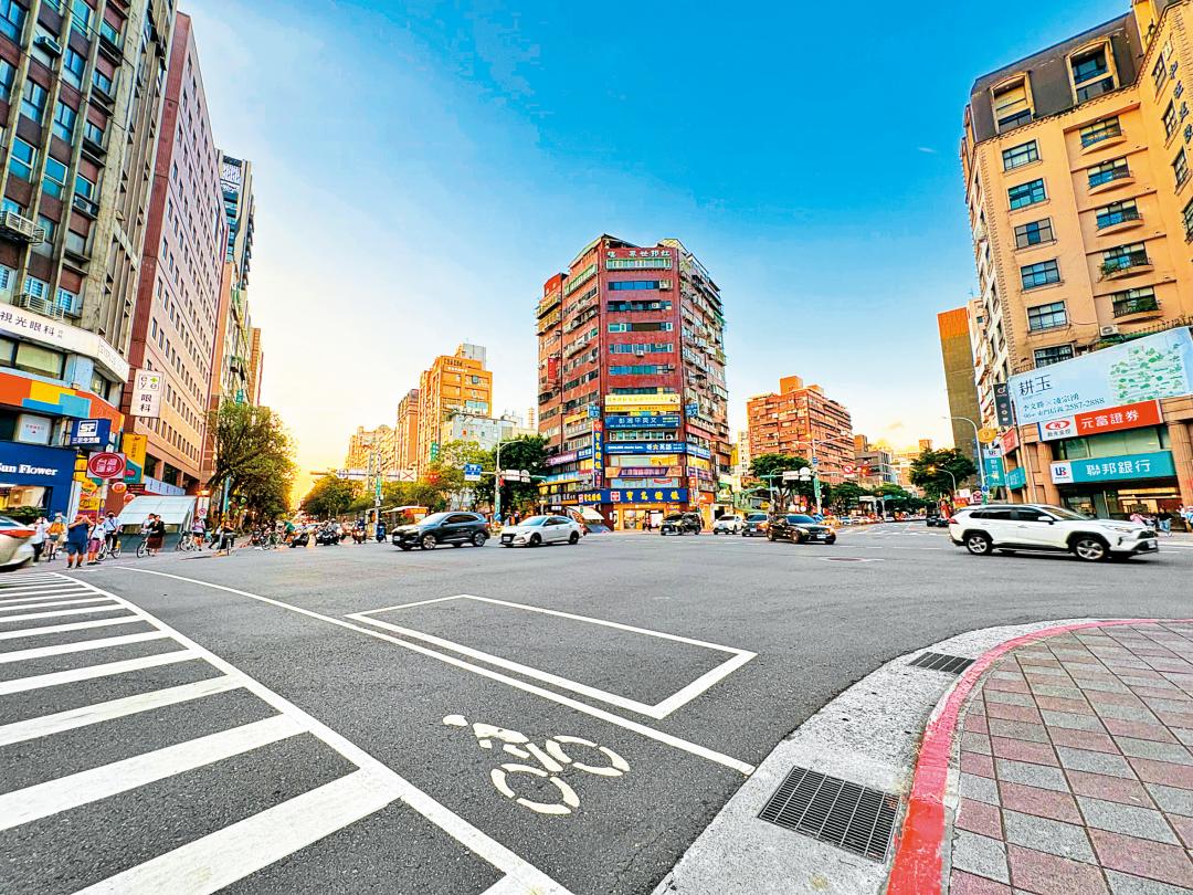 台北老屋比例高，耐震與安全議題備受關注。