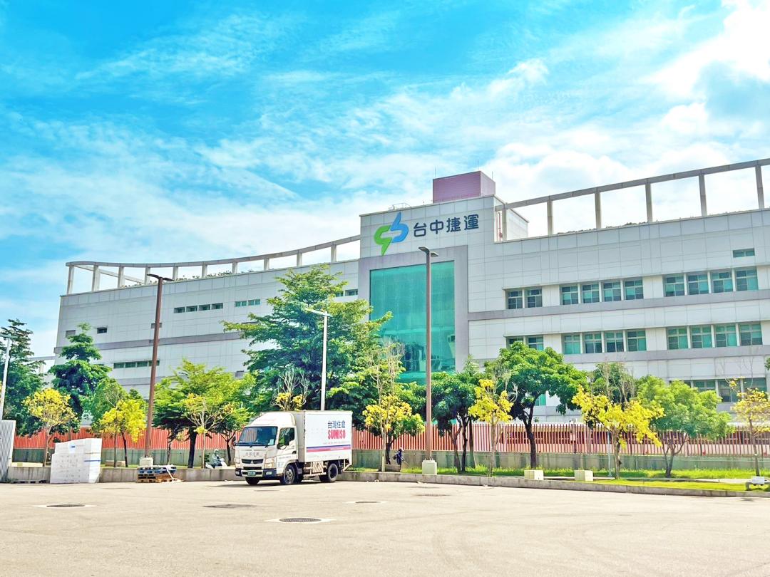 區內涵蓋捷運與台鐵交會優勢。