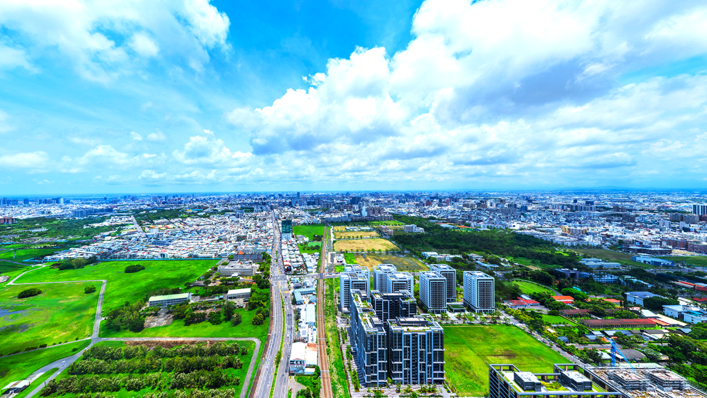 東區南台南副都心成為大賣場新集中區  商圈加速發展 區域房價穩4字頭
