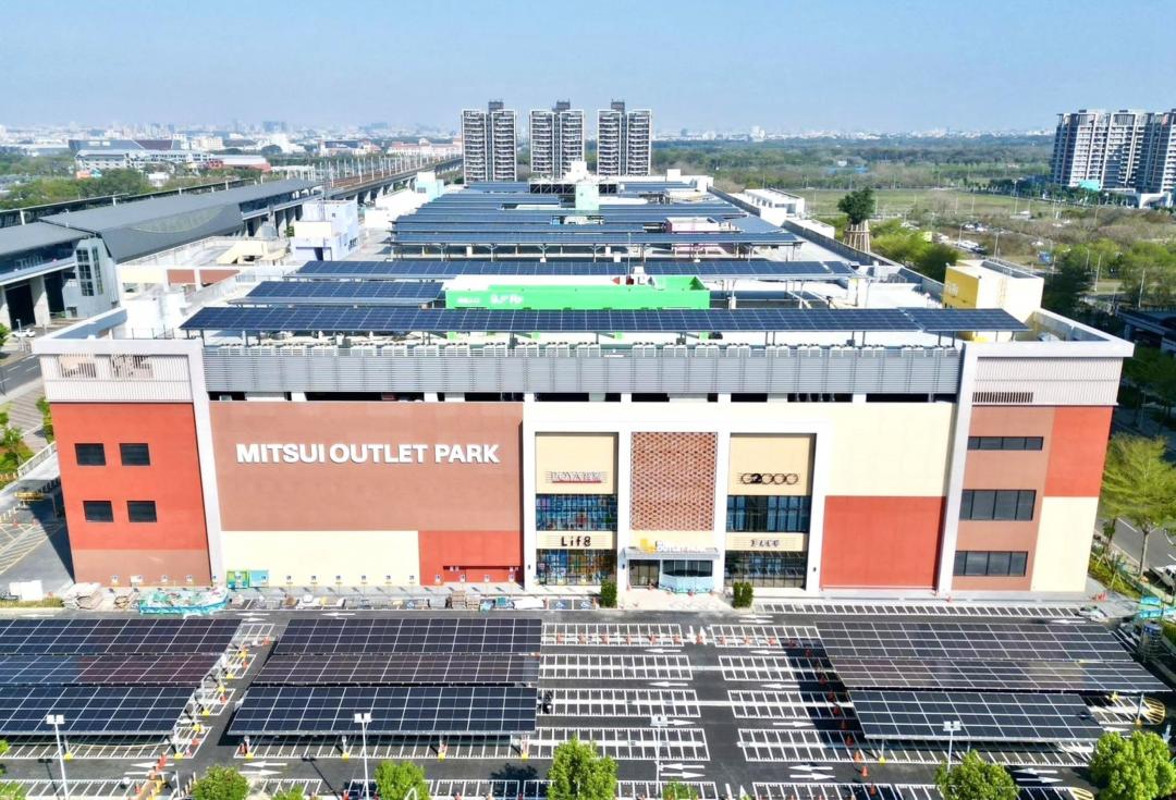 歸仁沙崙特區的房價帶在三井OUTLET PARK二期新加入營運帶動下，緊鄰賣場與高鐵站的輕豪宅新成屋大樓，陸續出現多戶2房小宅實價登錄站上5字頭。(圖:南市府經發局提供)
