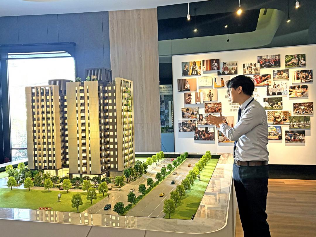 股市創高吸金效應，資金加速流向金融市場。