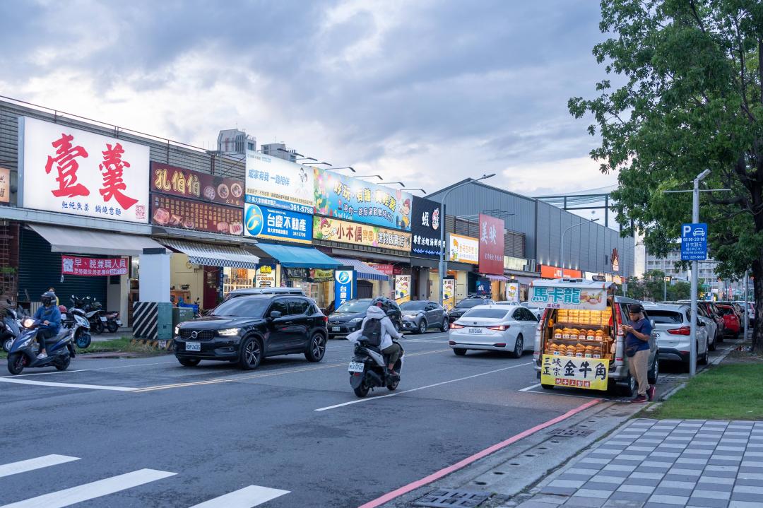 高大特區商業機能跟著人口增加而擴張。