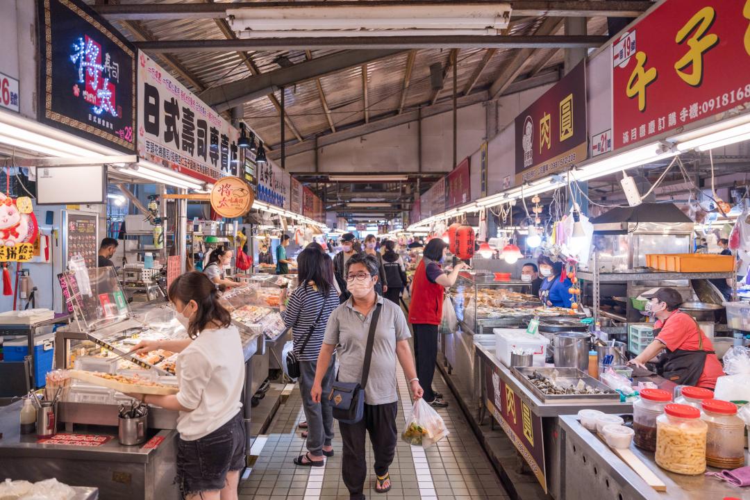德民黃昏市場提供不少庶民美食。