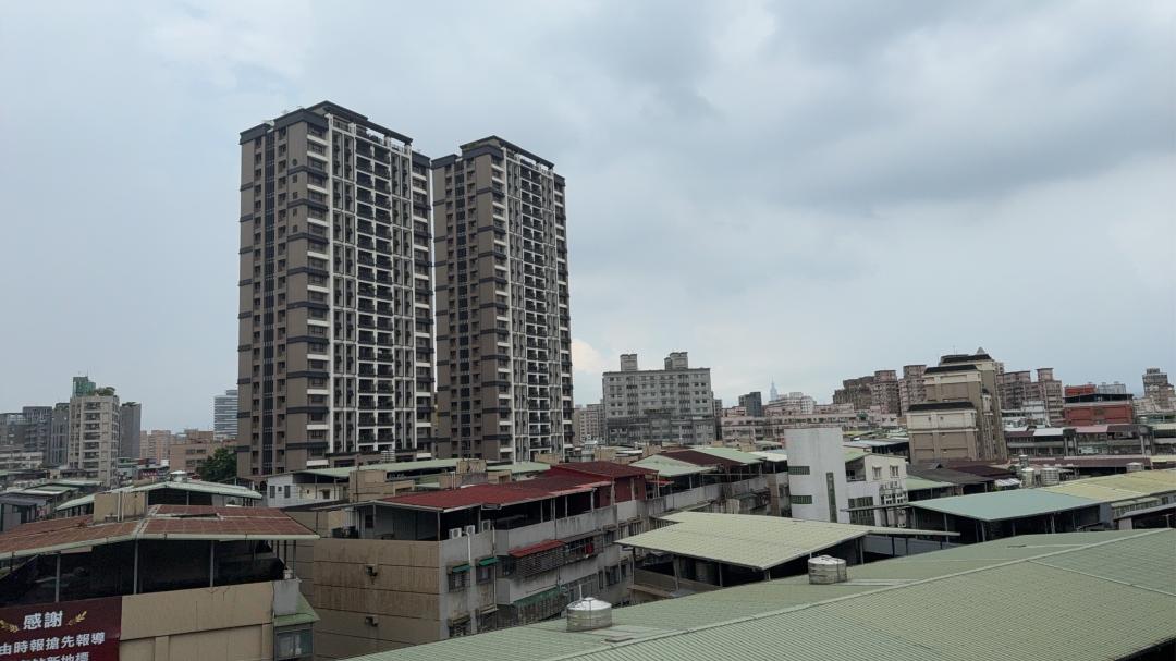 房貸負擔率降了也沒用！雙北買房仍得拿一半收入繳房貸