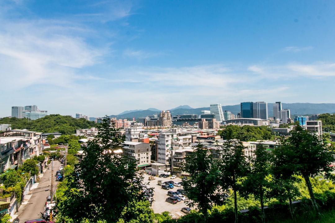 汐止區預售屋與成屋的平均坪數差距達10.3坪，為新北十大熱門行政區之冠。(永慶房產集團提供)