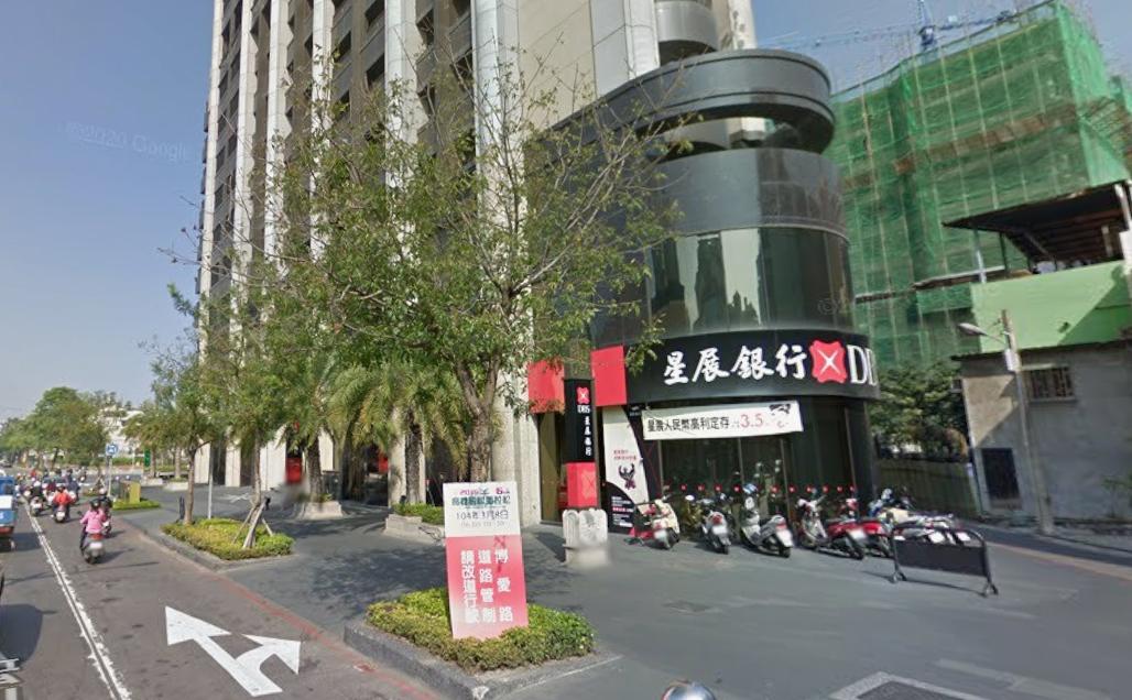 星展銀行左營分行營業約12年後撤出,店面近期以月租34萬元租出。(翻攝自Google Maps)