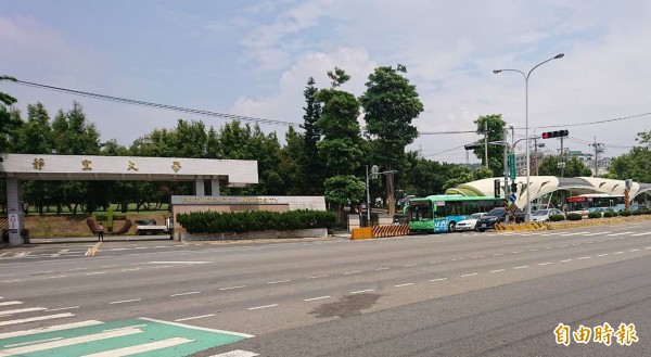 Re: [新聞] 快訊／台中豪雨「馬路變紅河」景象曝！