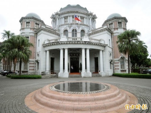 監察院昨召開院會,新監委蔡崇義、張武修分別當選司法及獄政、外交及僑政委員會召集人,8月上任。新監委搶下司獄委員會後,可望重查「馬案」,據了解,台北地檢署偵辦「三中案」昨起訴前總統馬英九後,已有監委申請立案調查。(資料照) 監察院昨召開院會,新監委蔡崇義、張武修分別當選司法及獄政、外交及僑政委員會召集人,8月上任。新監委搶下司獄委員會後,可望重查「馬案」,據了解,台北地檢署偵辦「三中案」昨起訴前總統馬英九後,已有監委申請立案調查。(資料照)