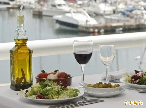 希臘研究指出，攝取富含橄欖油的飲食，有助男人促進性能力。（路透）
