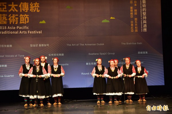 保加利亞的複音比斯翠薩村的複音合唱團，團員都是「奶奶級」。（記者張議晨攝）