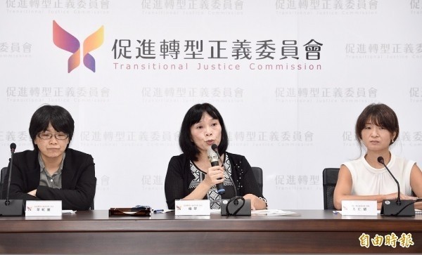 行政院發言人Kolas Yotaka今日表示,中時等媒體自行揣摩,並稱「拔官」實為刻意扭曲、捕風捉影。
她強調,楊翠(中)為代理主委一事,早已於今年10月16日由行政院核定,將繼續代理推動促轉會業務。(資料照) 行政院發言人Kolas Yotaka今日表示,中時等媒體自行揣摩,並稱「拔官」實為刻意扭曲、捕風捉影。
她強調,楊翠(中)為代理主委一事,早已於今年10月16日由行政院核定,將繼續代理推動促轉會業務。(資料照)
