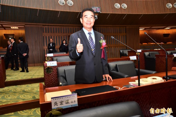 民進黨縣議員吳宏謀，在議長投票時「跑票」投給自己，黨部將依黨紀處分。（記者張議晨攝）