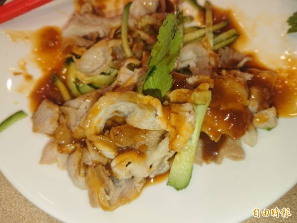 蒜泥白肉十分配飯。(記者洪瑞琴攝) 蒜泥白肉十分配飯。(記者洪瑞琴攝)