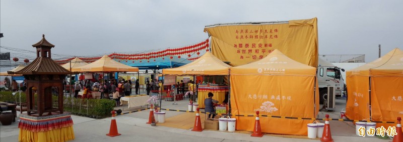 世界佛教正心會的「行動佛殿車」進駐台灣燈會。（記者陳彥廷攝）