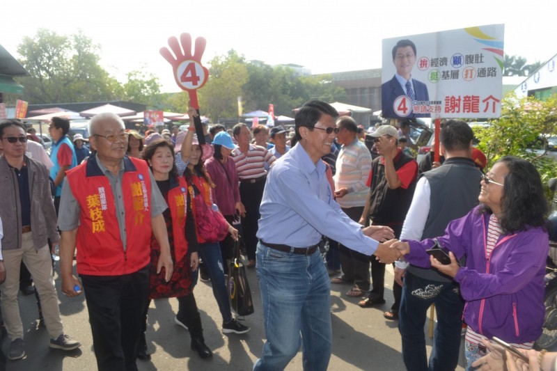 立委補選，謝龍介主打經濟牌爭取選民支持。（國民黨南市黨部提供）