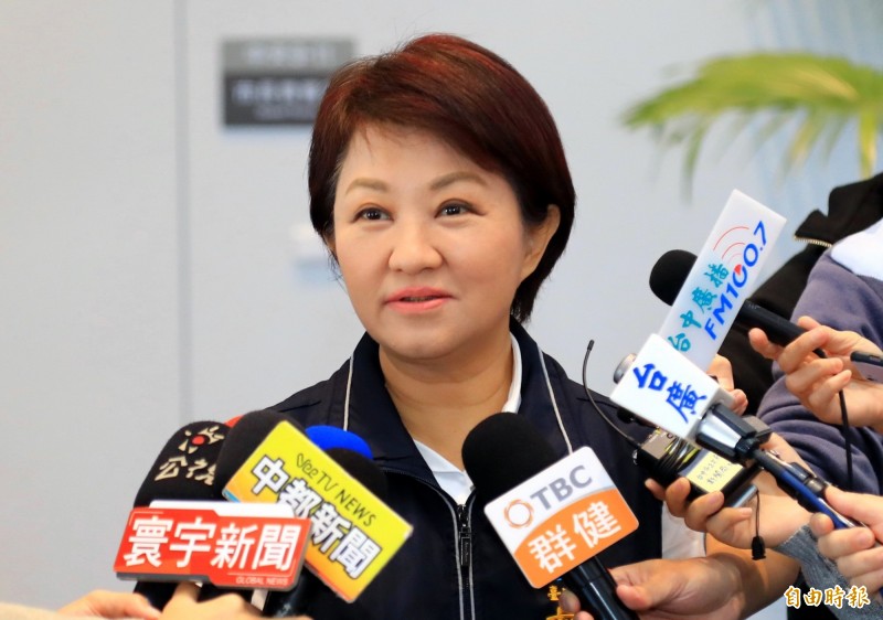台中市長盧秀燕表示，總統蔡英文若不解決台中空污問題，她來台中交管不見得配合。（記者張菁雅攝）