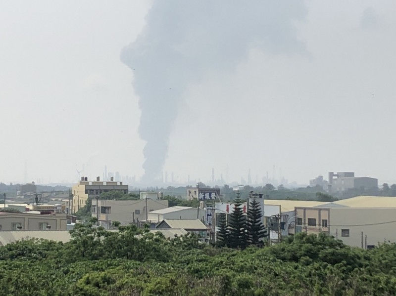 雲林麥寮六輕廠區發生氣爆。（圖由讀者提供）