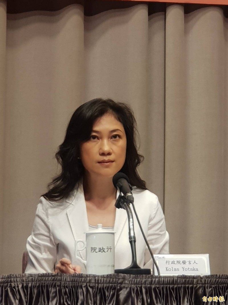 郵政物流中心招租風波,中華郵政董座魏健宏及總座陳憲着接連被蔡政府撤換,郵政工會將到行政院抗議要求收回成命,對此,行政院發言人谷辣斯.尤達卡(Kolas Yotaka)表示,政院不會收回成命。(記者李欣芳攝) 郵政物流中心招租風波,中華郵政董座魏健宏及總座陳憲着接連被蔡政府撤換,郵政工會將到行政院抗議要求收回成命,對此,行政院發言人谷辣斯.尤達卡(Kolas Yotaka)表示,政院不會收回成命。(記者李欣芳攝)