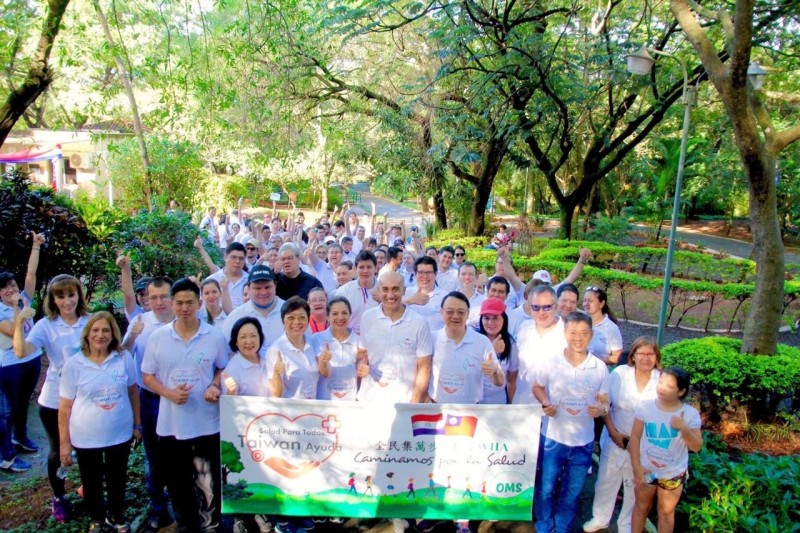 巴拉圭僑胞為健康而走支持台灣參與WHA。（僑委會提供）